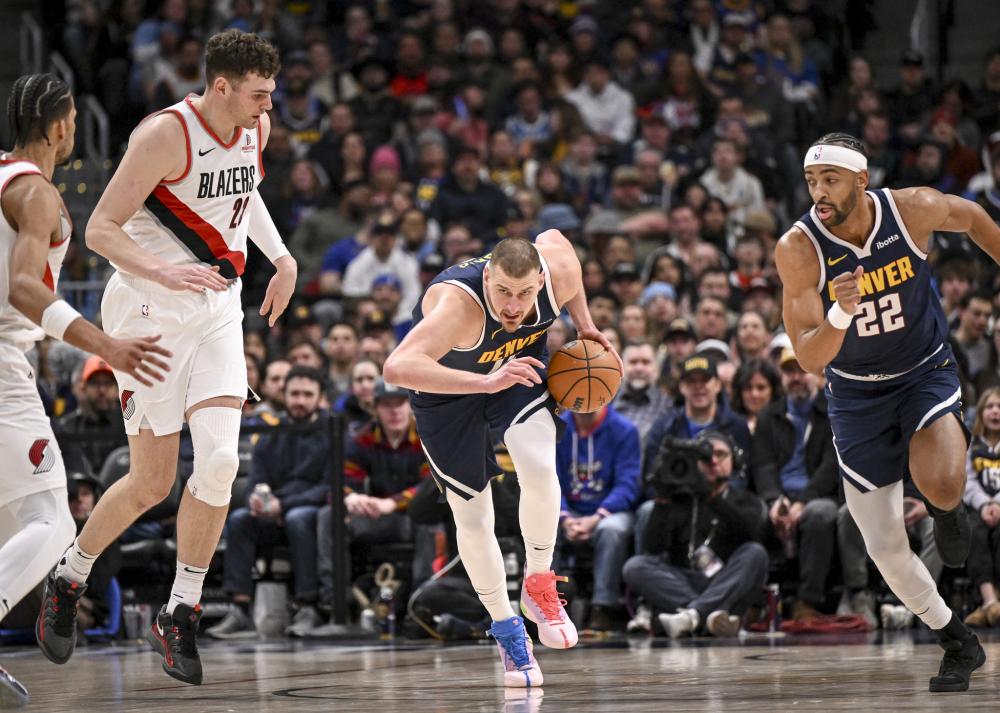 多国人的共 多国人的共